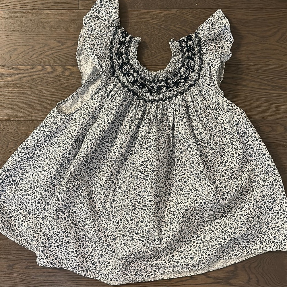 Beautiful Doen Sleeveless 100% cotton top.